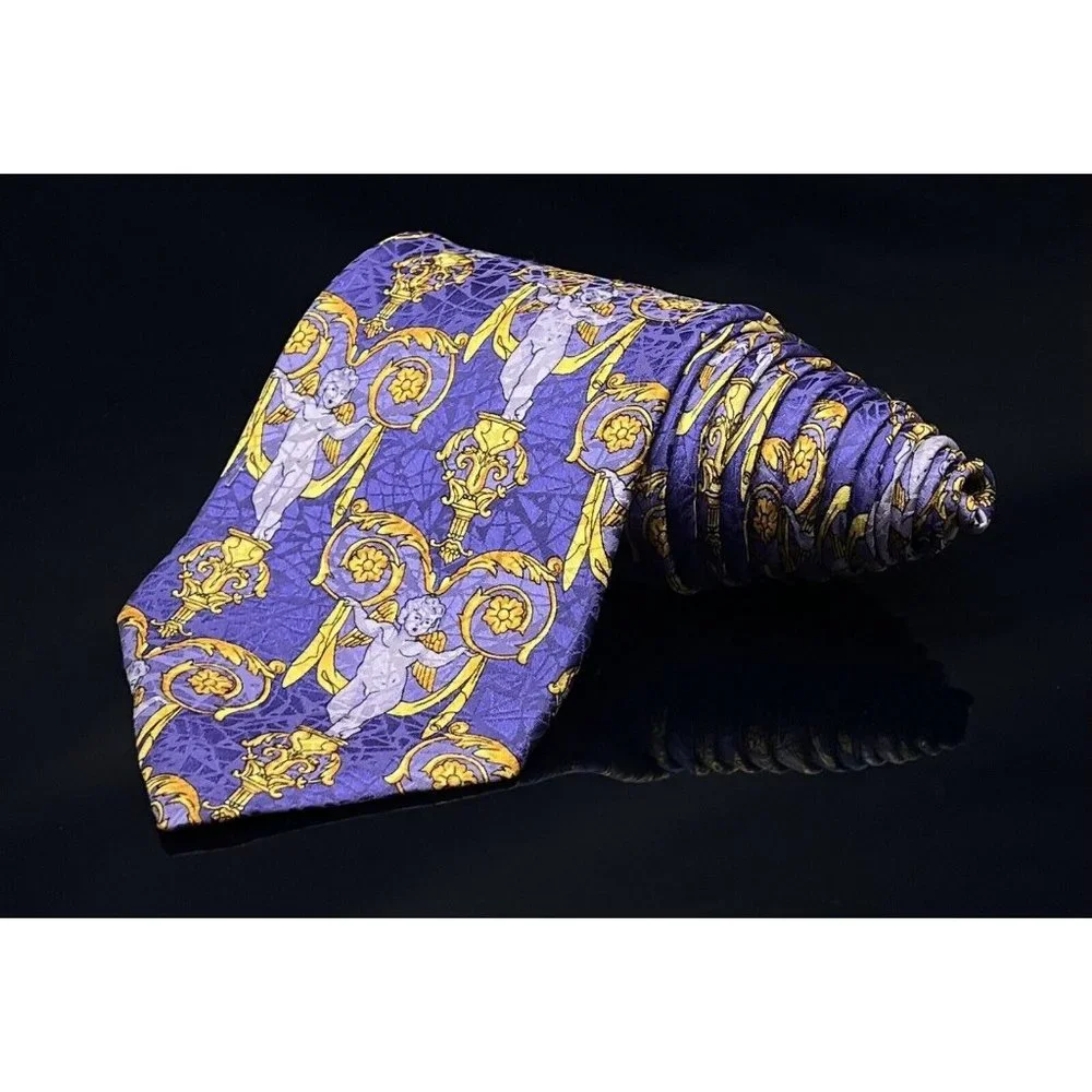 Gianni Versace tie. Cherub print with gold accents. Stunning 90s Tie Extra Long - Picture 1 of 5